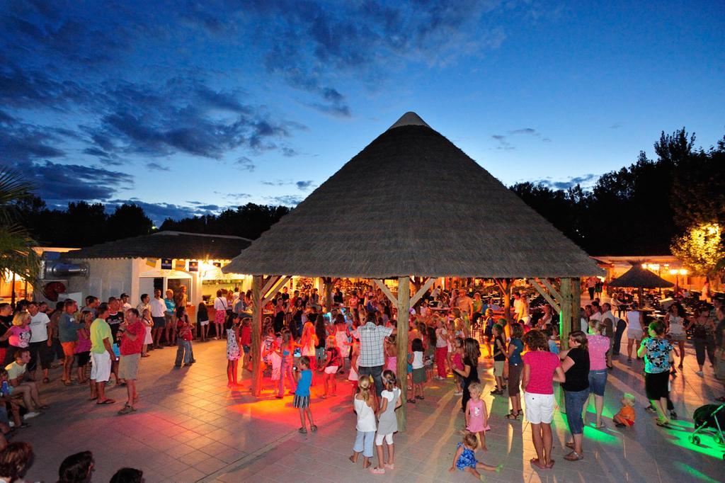 Happy Camp Mobile Homes In Domaine La Yole Camping Lodge Valras-Plage Bagian luar foto