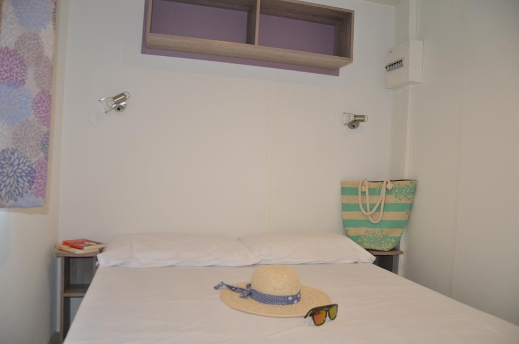Happy Camp Mobile Homes In Domaine La Yole Camping Lodge Valras-Plage Ruang foto